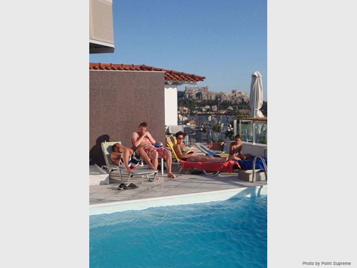 05-100-views-pool